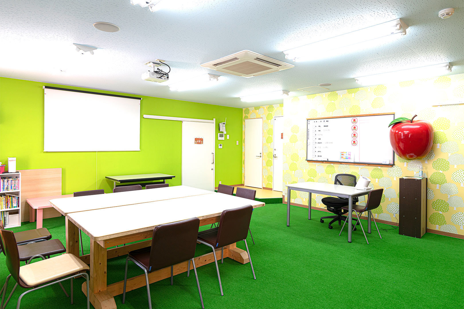 森のりんご室内